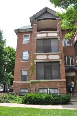 $2,700 | 3702 North Fremont Street, Unit 2, Chicago, IL 60613