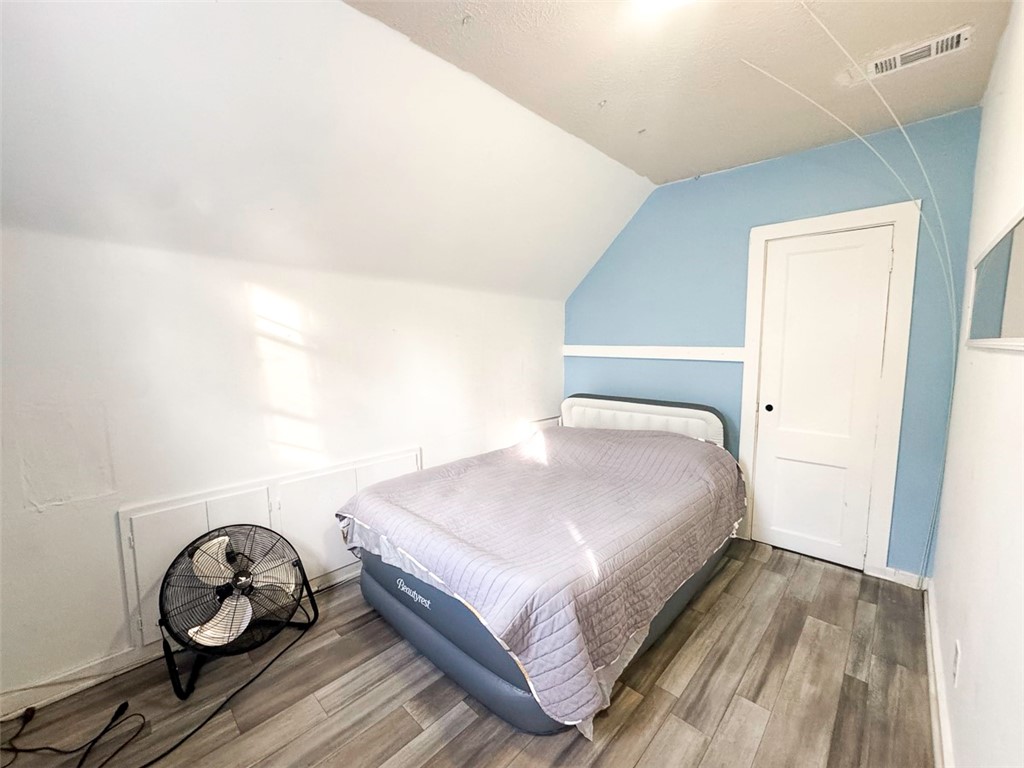 1009 North Street Rochester, NY 14621 - Photo 11 of 22