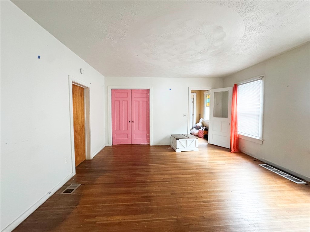 1009 North Street Rochester, NY 14621 - Photo 4 of 22