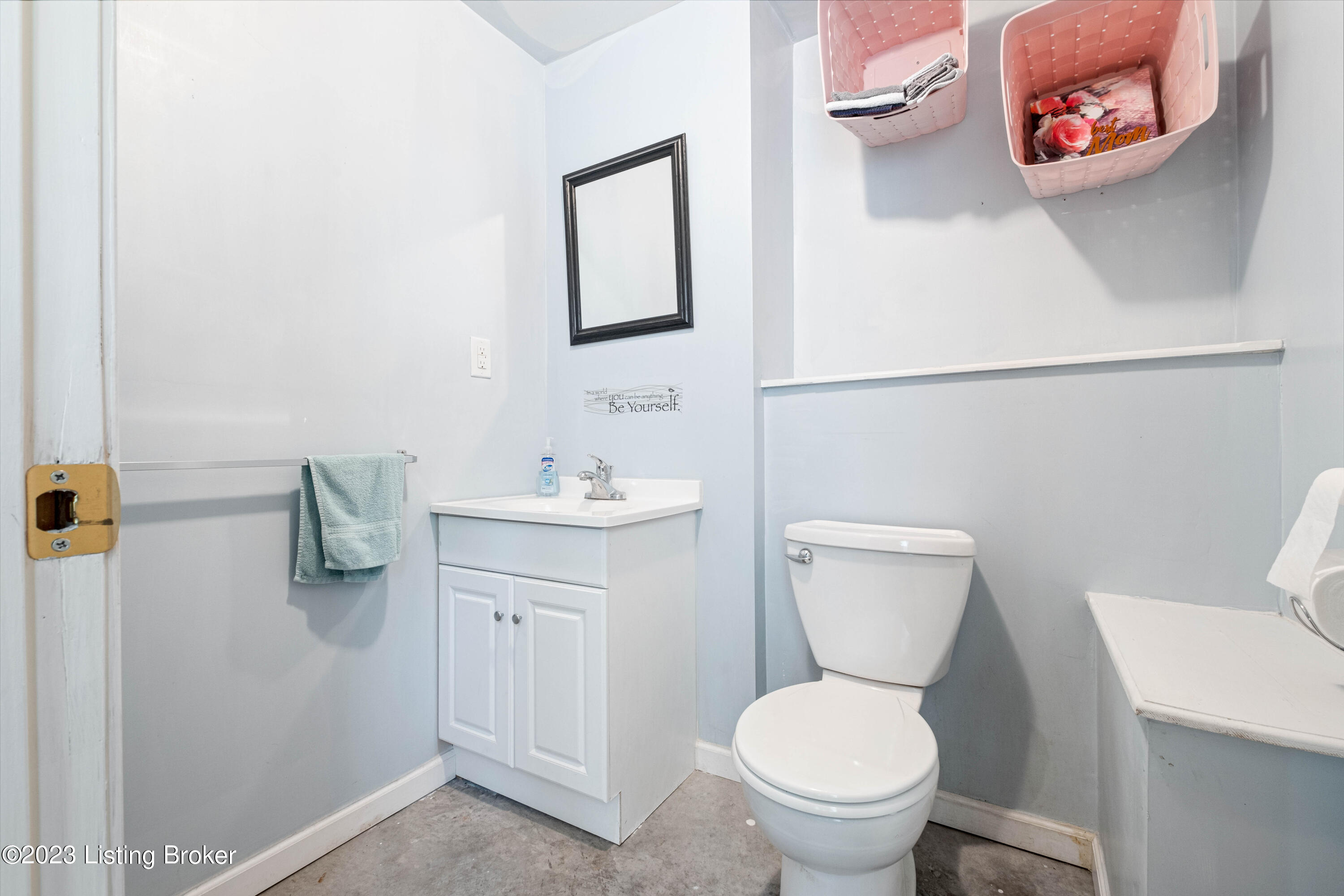 7914 Bridlevista Road Louisville, KY 40228 - Photo 31 of 43 7914 Bridlevista Rd (44 of 45)