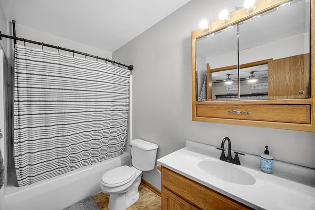 $330,000 | 7515 Hickory Trail, Wonder Lake, IL 60097