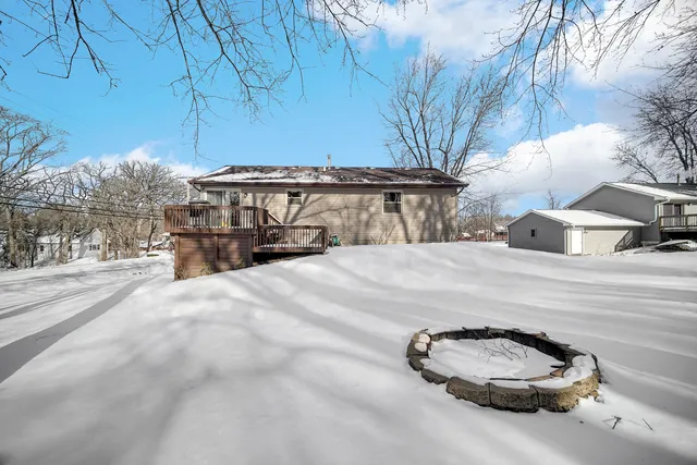 $330,000 | 7515 Hickory Trail, Wonder Lake, IL 60097