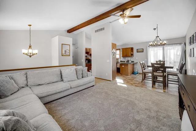 $330,000 | 7515 Hickory Trail, Wonder Lake, IL 60097