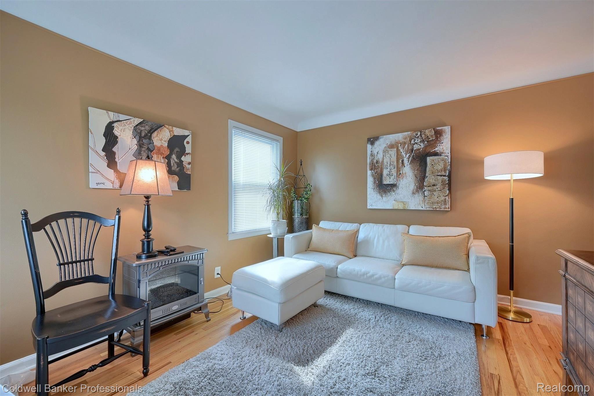 3433 Chester Road Royal Oak, MI 48073 - Photo 5 of 25 Cozy living room-electric fireplace negotiable