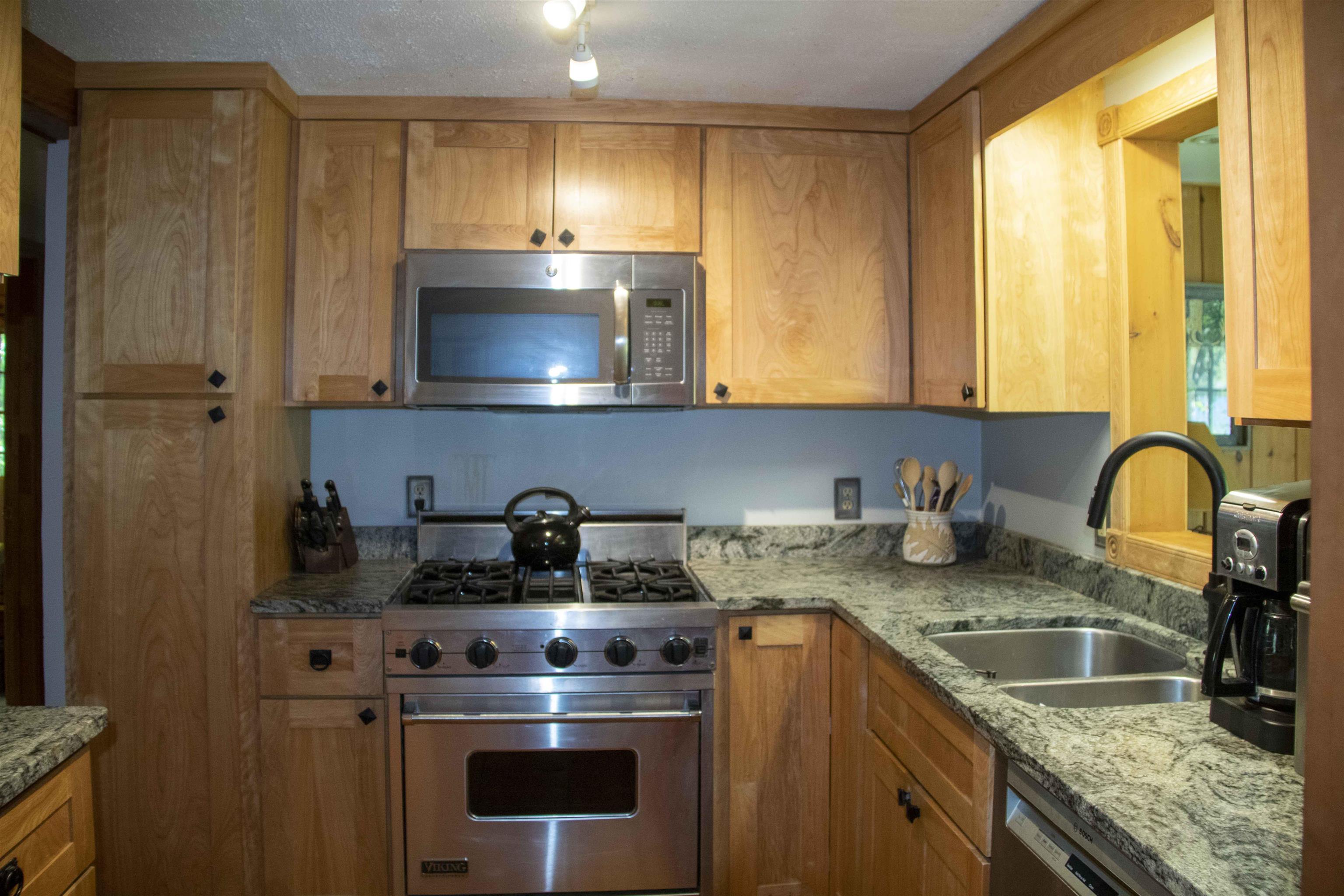 11 North Shore Road Chester, NH 03036 - Photo 18 of 32
