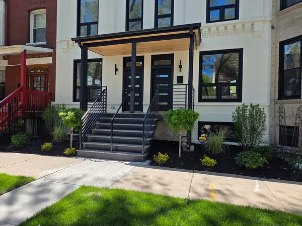 $675,000 | 433 East 46th Place, Chicago, IL 60653