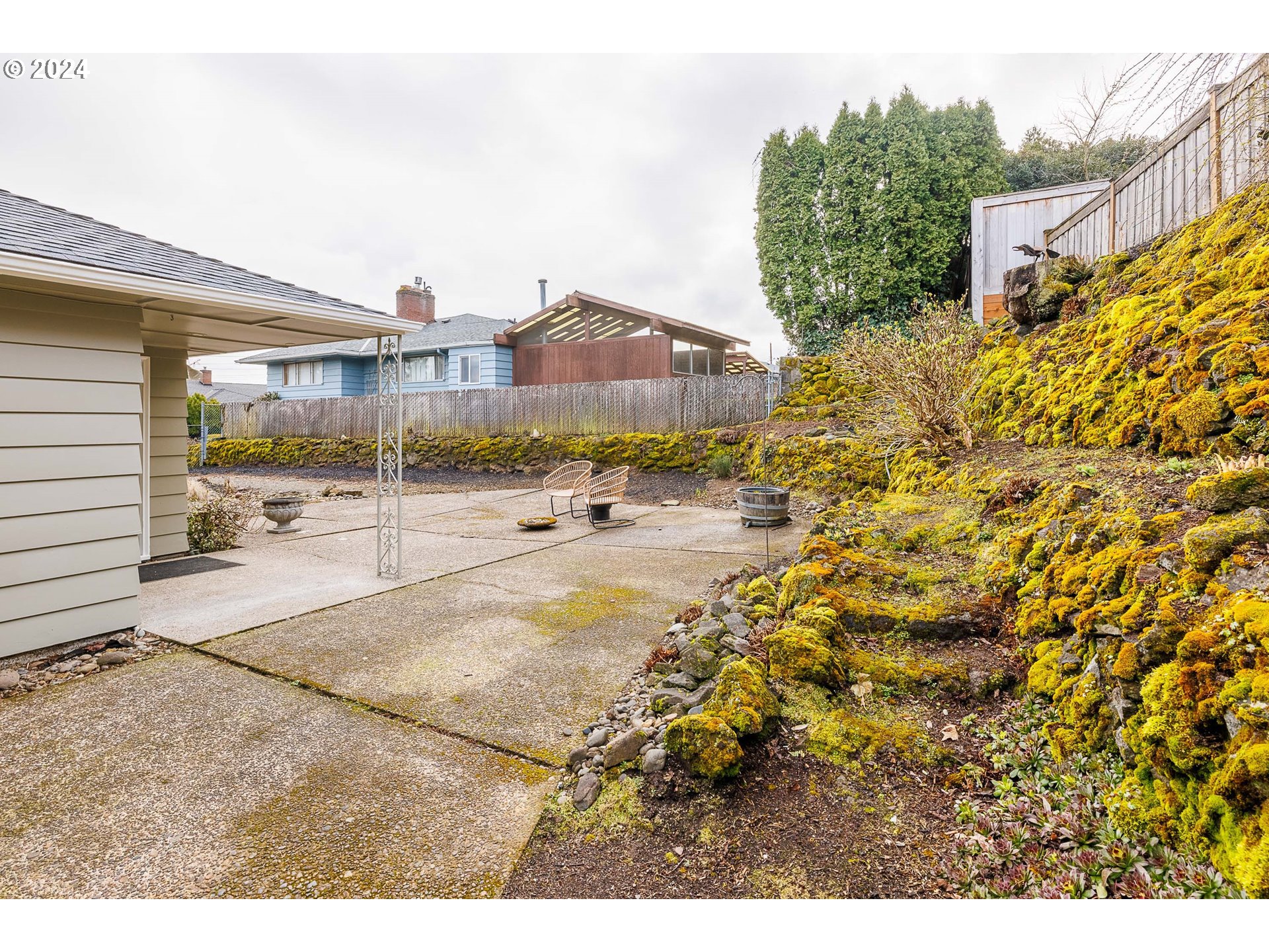 404 Southwest Troy Street Portland, OR 97219 - Photo 27 of 28 Gallery Image 27