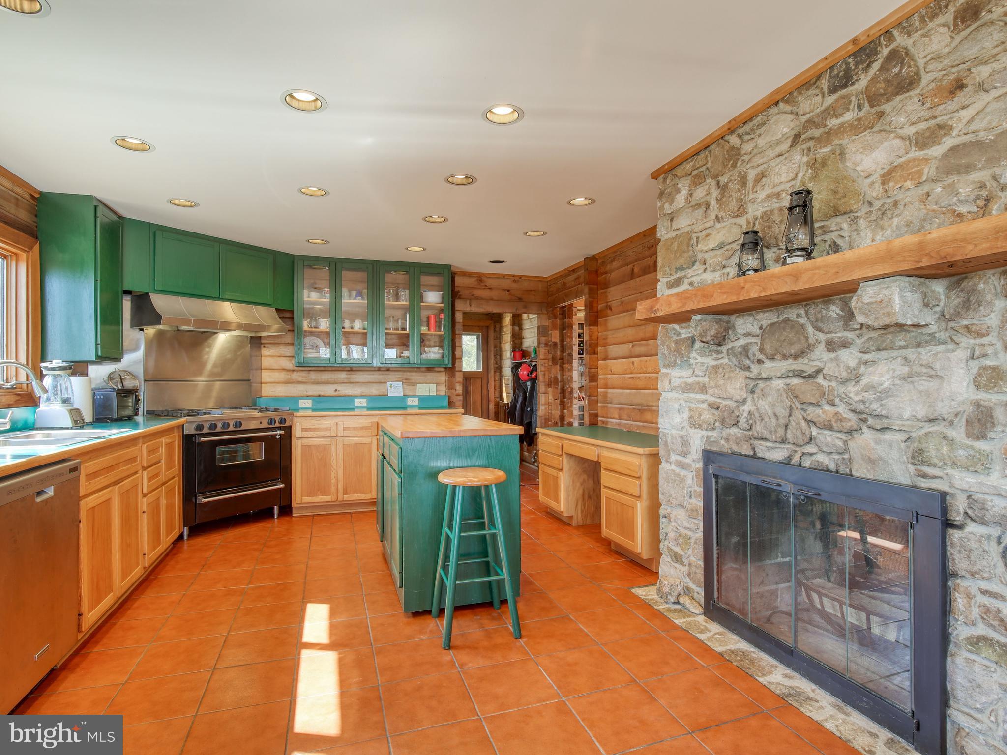 19688 Blue Ridge Mountain Road Bluemont, VA 20135 - Photo 14 of 32 Gallery Image 14
