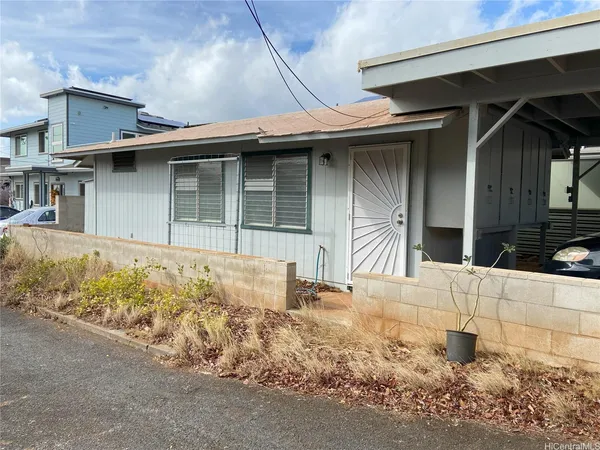 $1,700 | 842 7th Avenue, Unit 1, Honolulu, HI 96816