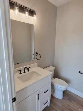 $774,900 | 8247 East State Road 54, Bloomfield, IN 47424