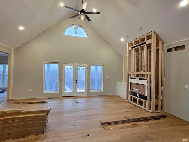 $799,900 | 8247 East State Road 54, Bloomfield, IN 47424