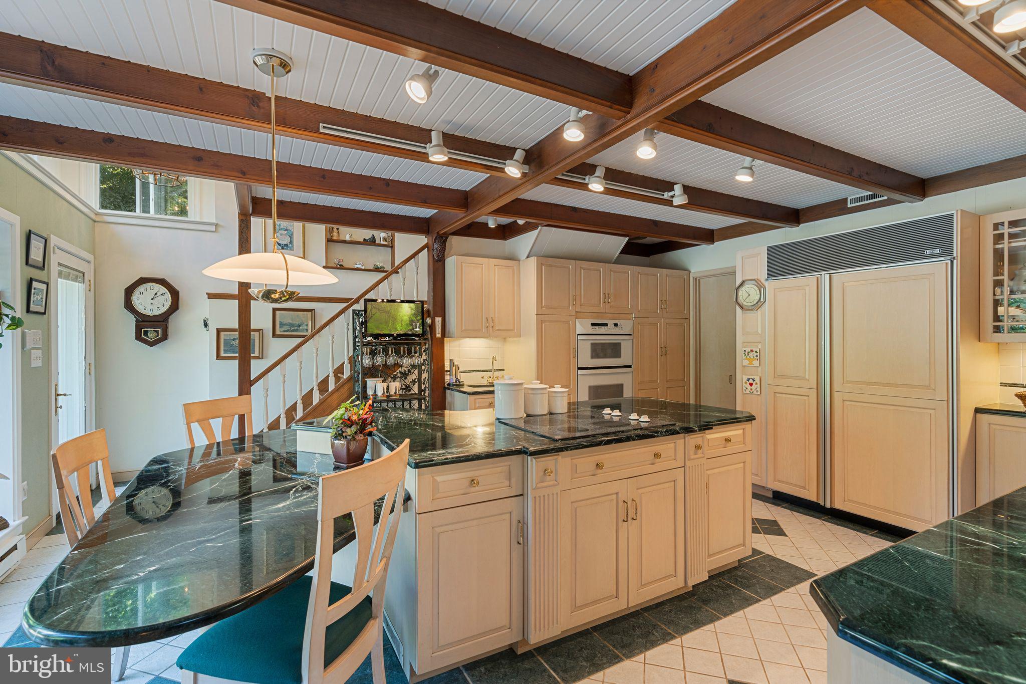 24 Meitzler Road Bechtelsville, PA 19505 - Photo 10 of 32 breakfast bar