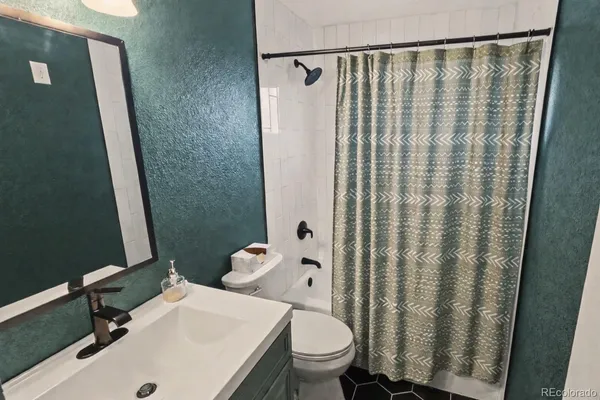 $298,500 | 125 Columbia Drive, Julesburg, CO 80737