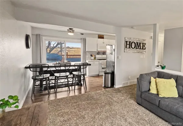 $298,500 | 125 Columbia Drive, Julesburg, CO 80737