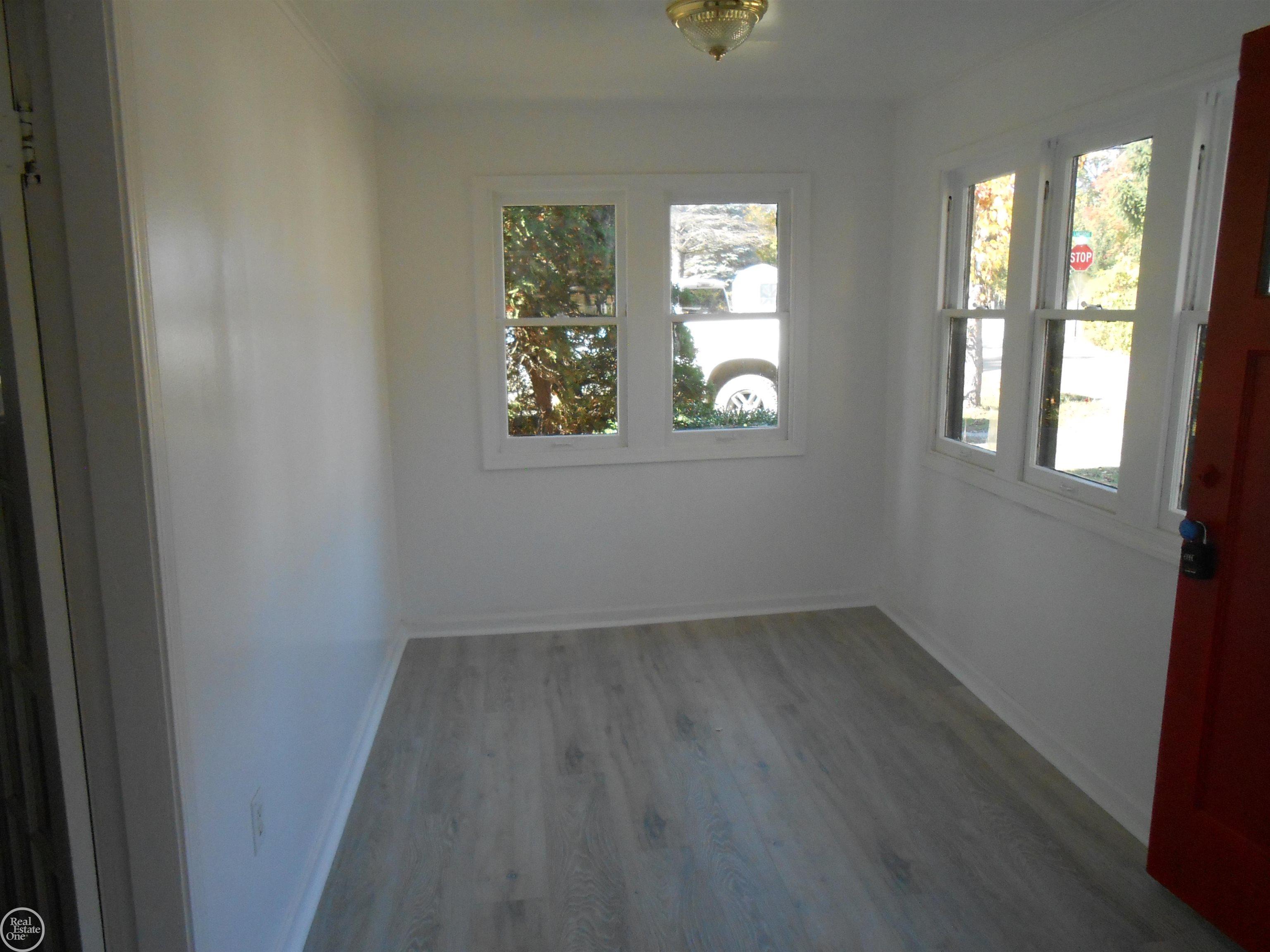 7262 Dogwood Road Lexington, MI 48450 - Photo 7 of 11 50093886-6.JPG