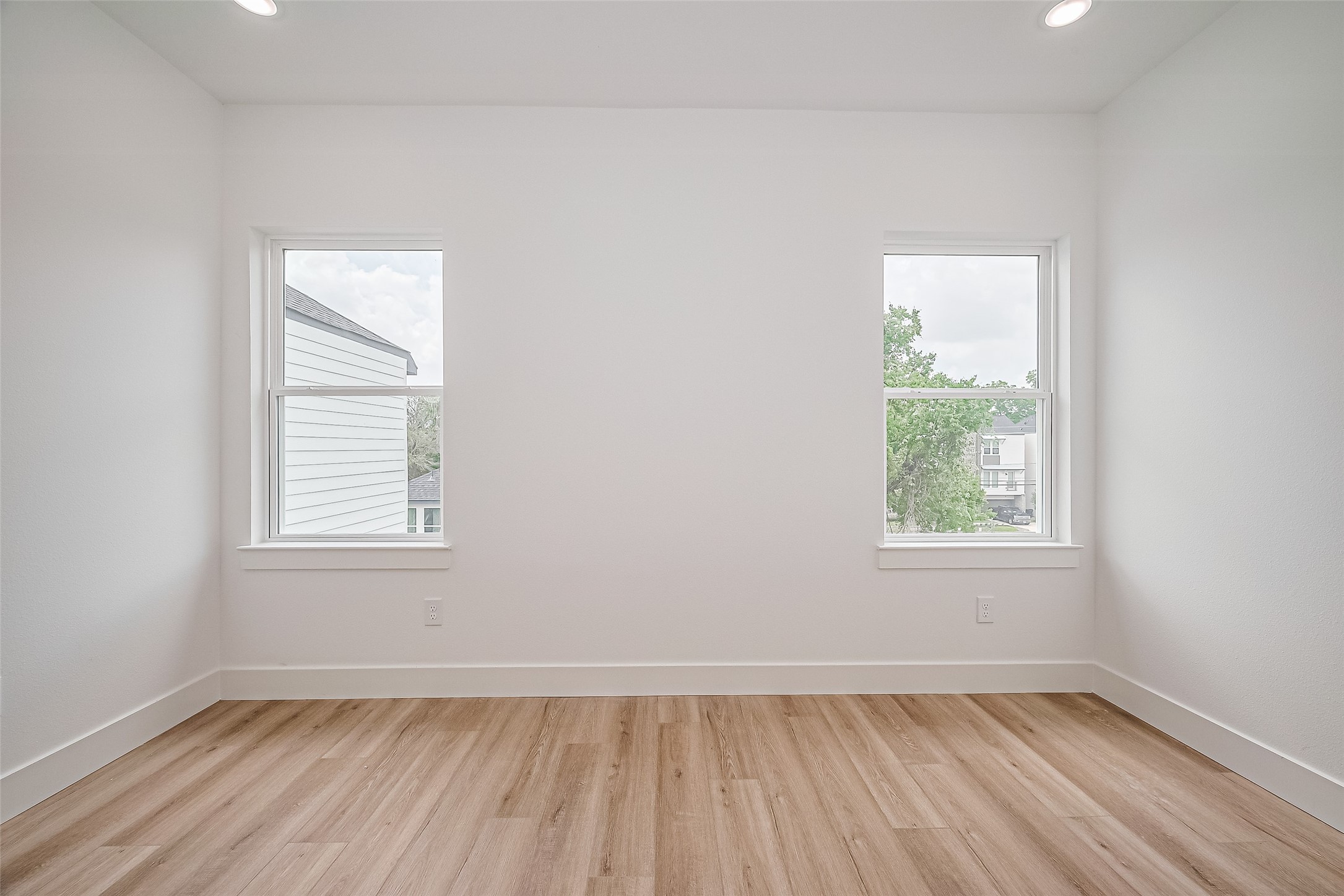 6023 Maybell Street Houston, TX 77091 - Photo 35 of 37 an empty room with a window