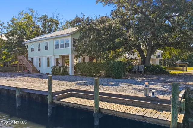 $350,000 | 11046 New York Street, Bay St. Louis, MS 39520