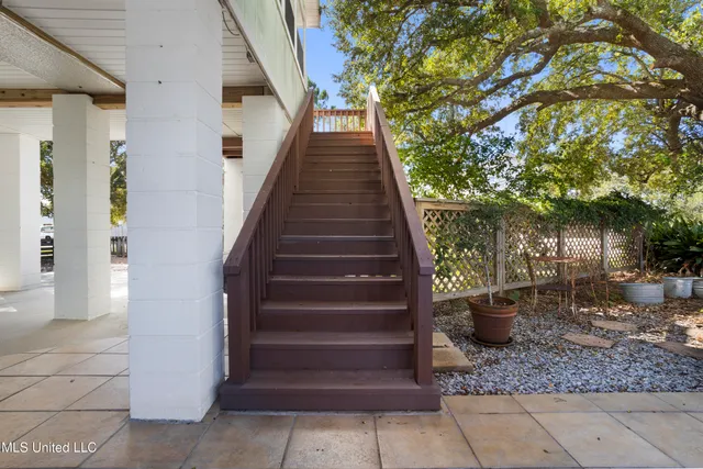 $350,000 | 11046 New York Street, Bay St. Louis, MS 39520