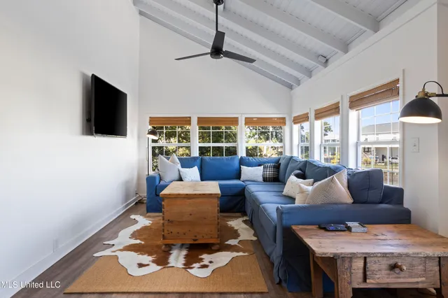 $350,000 | 11046 New York Street, Bay St. Louis, MS 39520