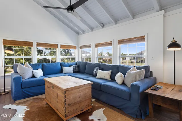 $350,000 | 11046 New York Street, Bay St. Louis, MS 39520