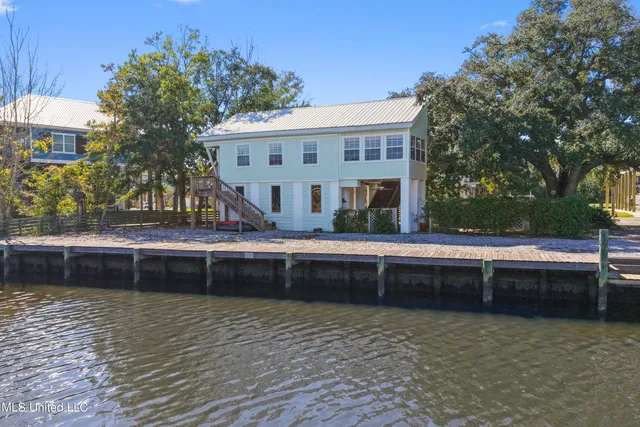 $350,000 | 11046 New York Street, Bay St. Louis, MS 39520