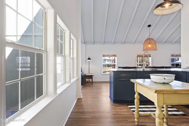 $350,000 | 11046 New York Street, Bay St. Louis, MS 39520