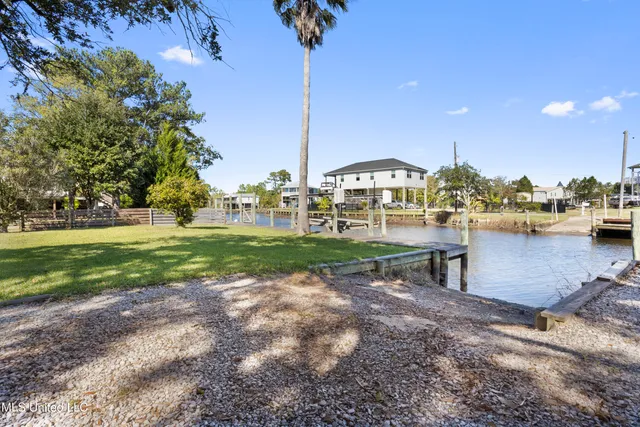 $350,000 | 11046 New York Street, Bay St. Louis, MS 39520