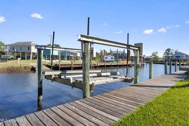 $350,000 | 11046 New York Street, Bay St. Louis, MS 39520