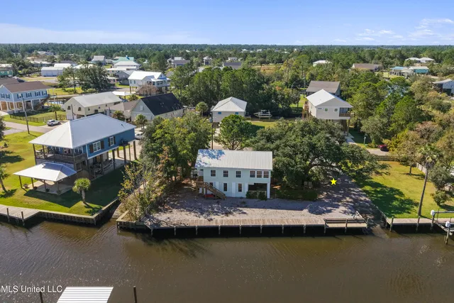 $350,000 | 11046 New York Street, Bay St. Louis, MS 39520