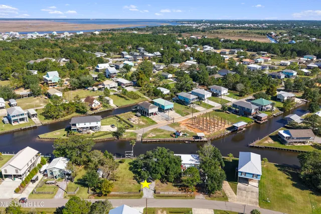 $350,000 | 11046 New York Street, Bay St. Louis, MS 39520