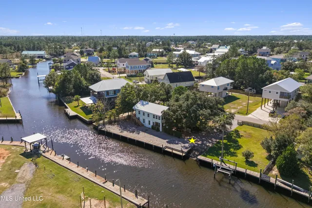 $350,000 | 11046 New York Street, Bay St. Louis, MS 39520