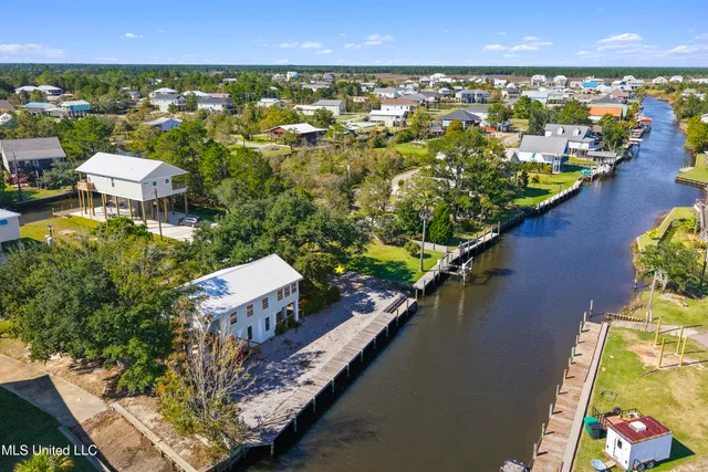 $350,000 | 11046 New York Street, Bay St. Louis, MS 39520