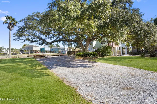 $350,000 | 11046 New York Street, Bay St. Louis, MS 39520