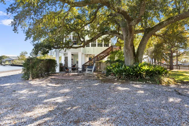 $350,000 | 11046 New York Street, Bay St. Louis, MS 39520