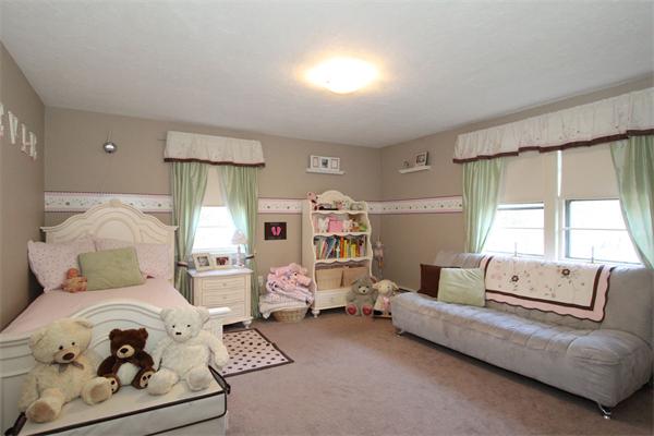 19 Stratford Road Needham, MA 02492 - Photo 17 of 21 Gallery Image 17