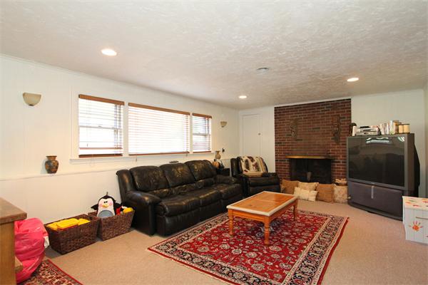 19 Stratford Road Needham, MA 02492 - Photo 18 of 21 Gallery Image 18