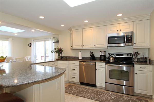 19 Stratford Road Needham, MA 02492 - Photo 8 of 21 Gallery Image 8
