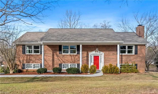 $428,500 | 1395 Glen Oaks Road, Clemmons, NC 27012