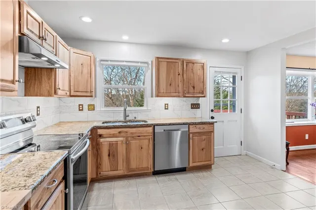 $428,500 | 1395 Glen Oaks Road, Clemmons, NC 27012