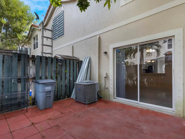 a view of an outdoor space