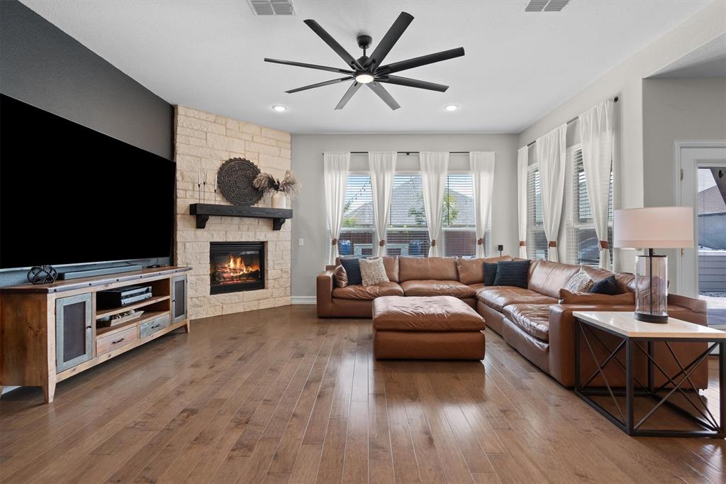 11448 Gale Rdg Terrace Fort Worth, TX 76052 - Photo 9 of 40