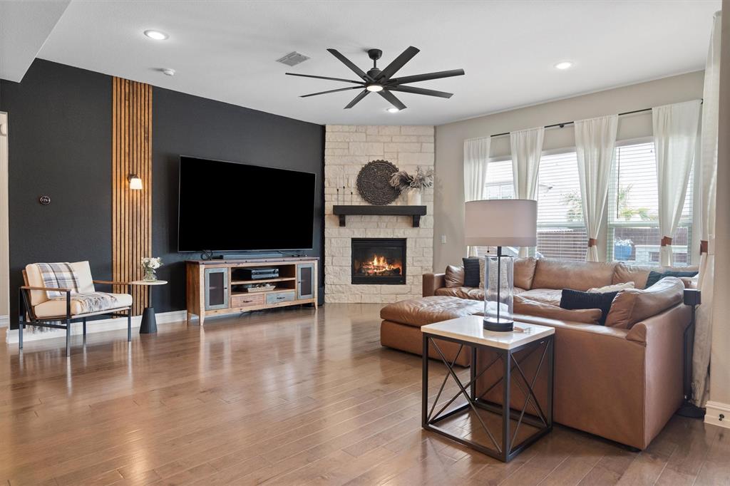 11448 Gale Rdg Terrace Fort Worth, TX 76052 - Photo 10 of 40