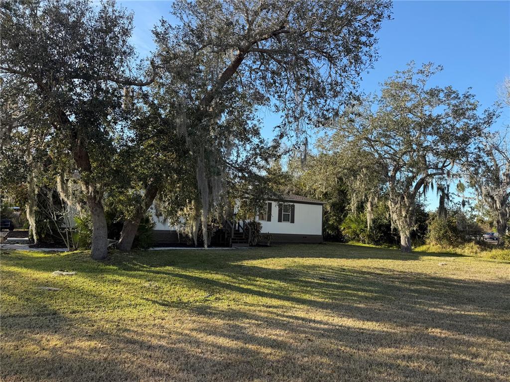 10649 Southwest Park Avenue Arcadia, FL 34269 - Photo 4 of 31