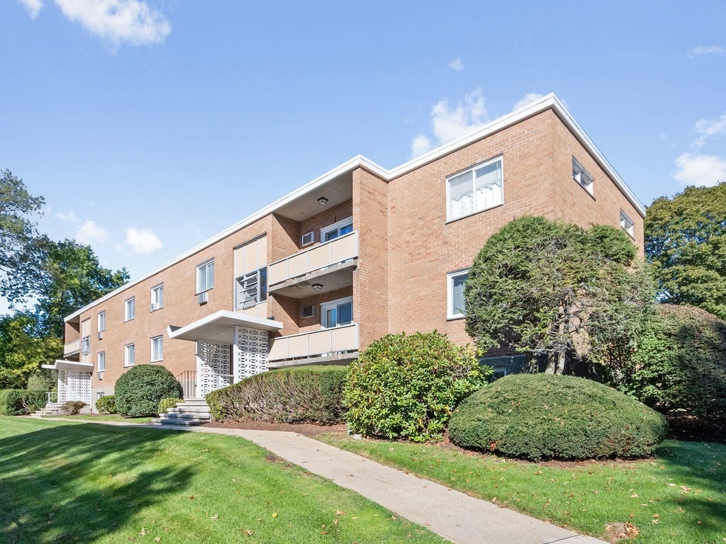 30 Jacqueline Road, Unit C Waltham, MA 02452 - Photo 25 of 32 Gallery Image 25