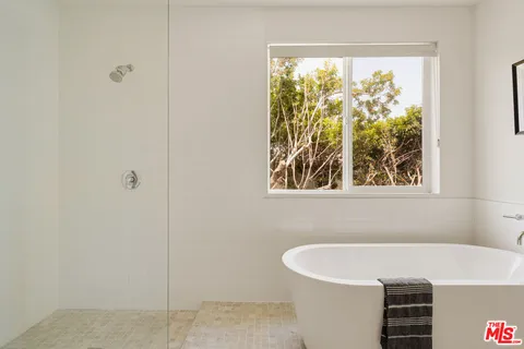 $1,799,000 | 5571 West 82nd Street, Los Angeles, CA 90045