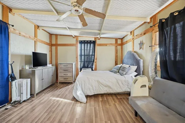 a view of entryway front of house