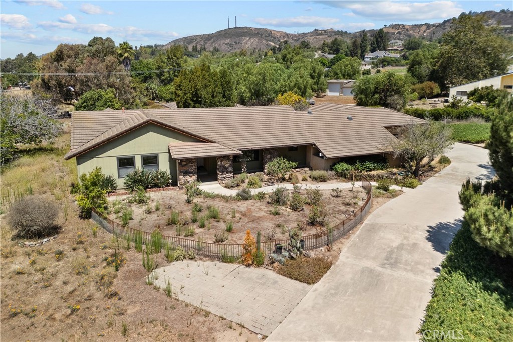 2425 Duval Road Camarillo, CA 93012 - Photo 3 of 45