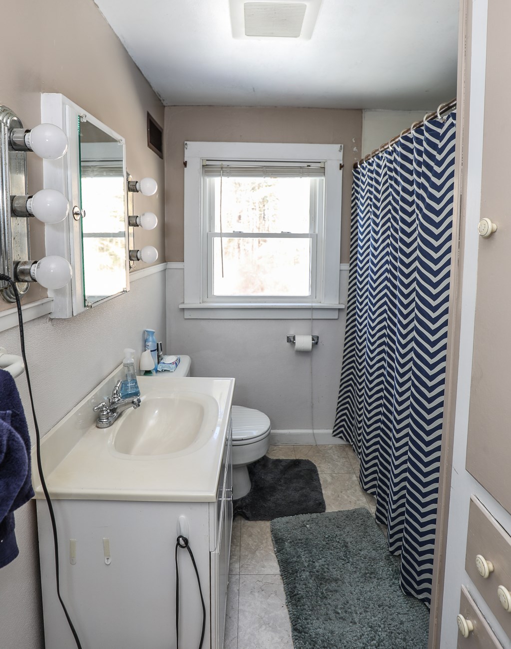 19 Benton Road Hooksett, NH 03106 - Photo 12 of 20