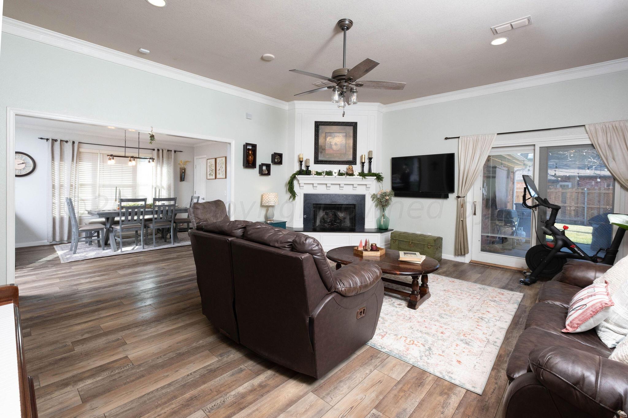 6909 Daniel Drive Amarillo, TX 79109 - Photo 5 of 32 DSCF1836copy