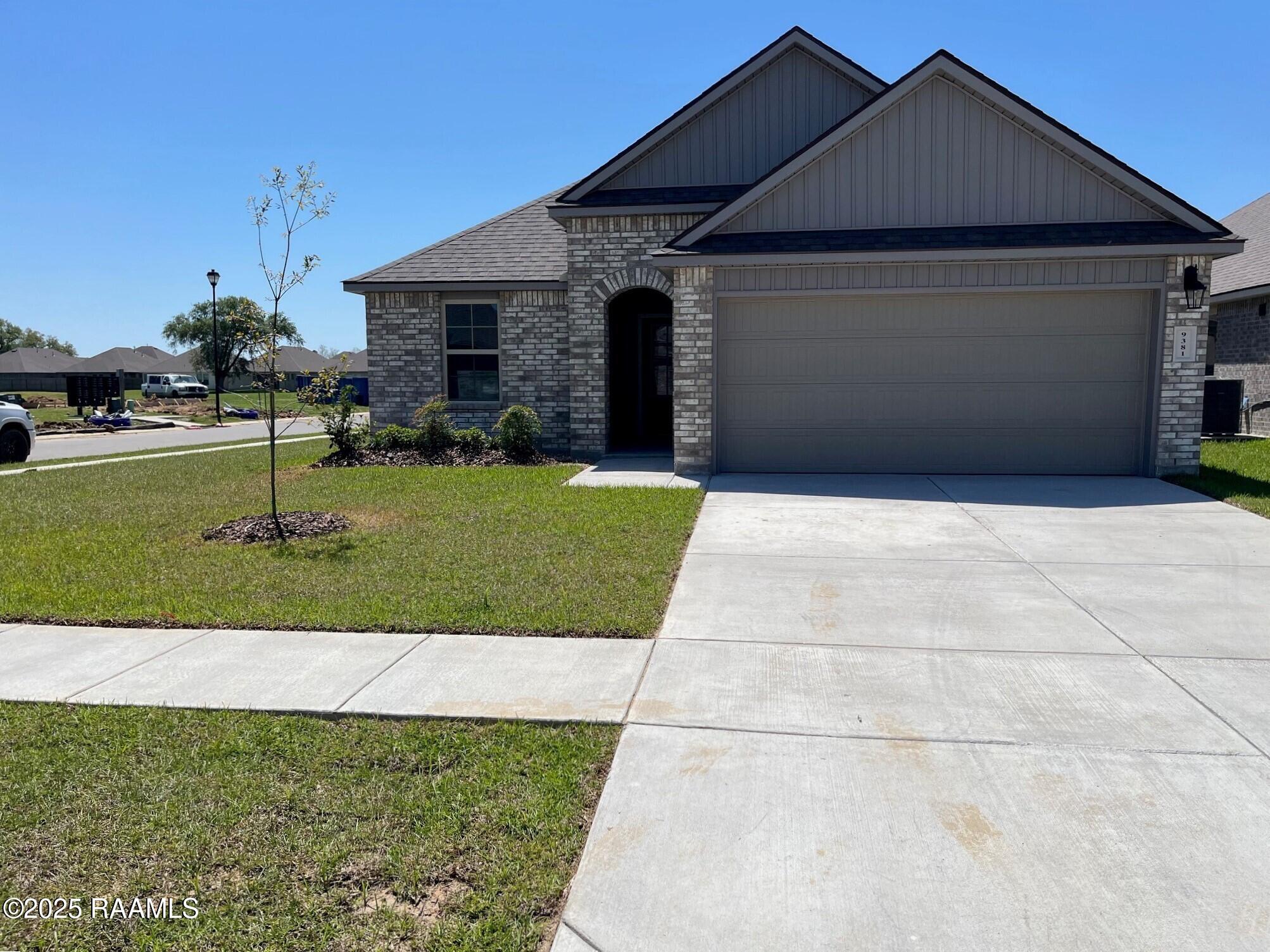 9379 Garrett Road Maurice, LA 70555 - Photo 1 of 5 9381 Gage Road - Front view (2)